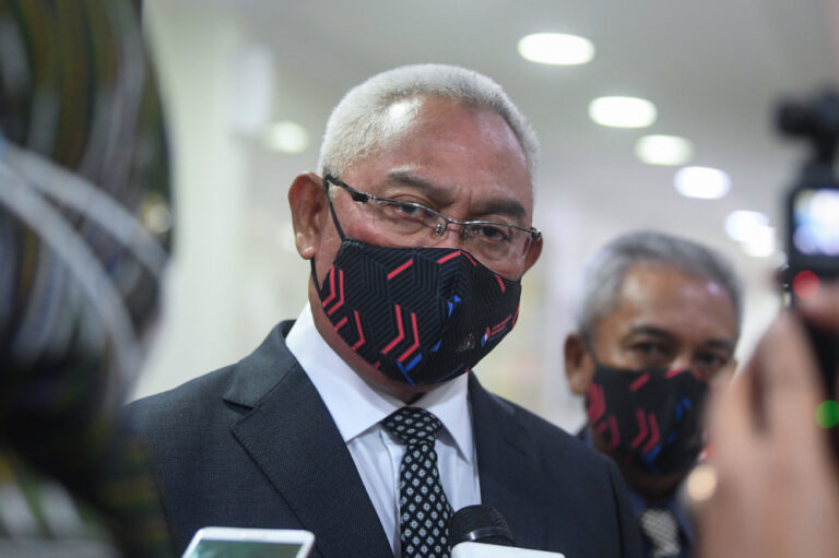 Implementation of RM1,500 minimum wage rule for micro-entrepreneurs still under discussion, says minister