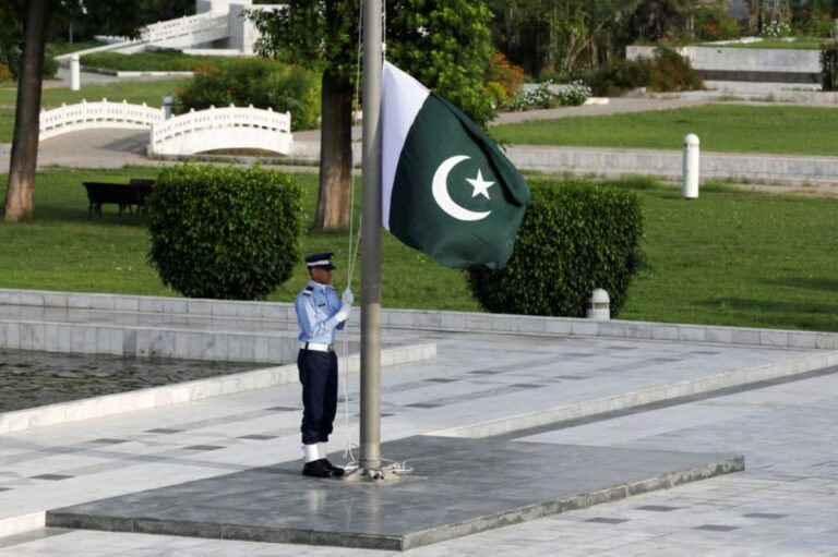 India accidentally fired missile into Pakistan, says defence ministry