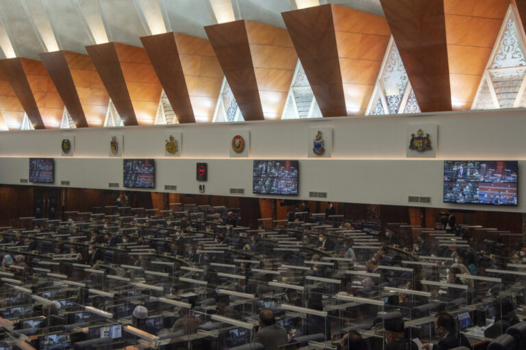 Lawmaker wants govt to raise number of seats for Sabah, Sarawak in Parliament