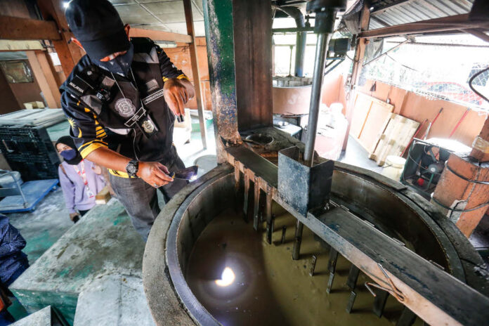 Penang Health Dept orders pau, dimsum factory to be shut due to unhygienic, dirty conditions