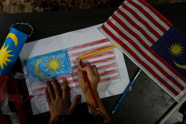 High Court recognises KL-born teenage siblings with Malaysian-Indonesian parents as citizens, orders new birth certs and MyKads for them