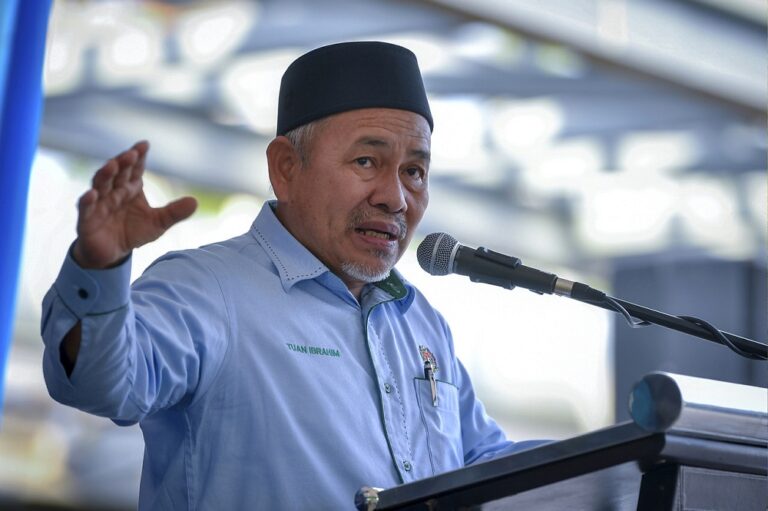 Minister: Environment Ministry places mobile pumps to resolve standing floodwaters issue in Kelantan