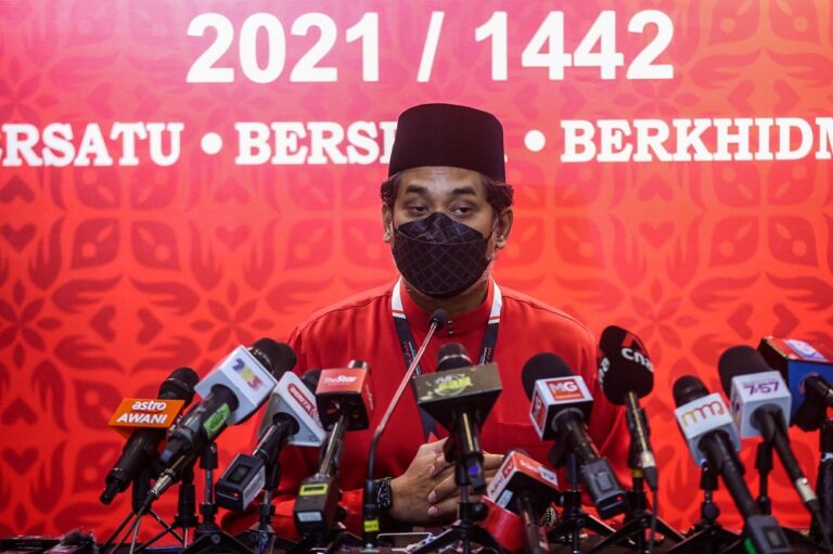 Khairy: Level of public health stability to be gauged with ICU admission after borders reopen