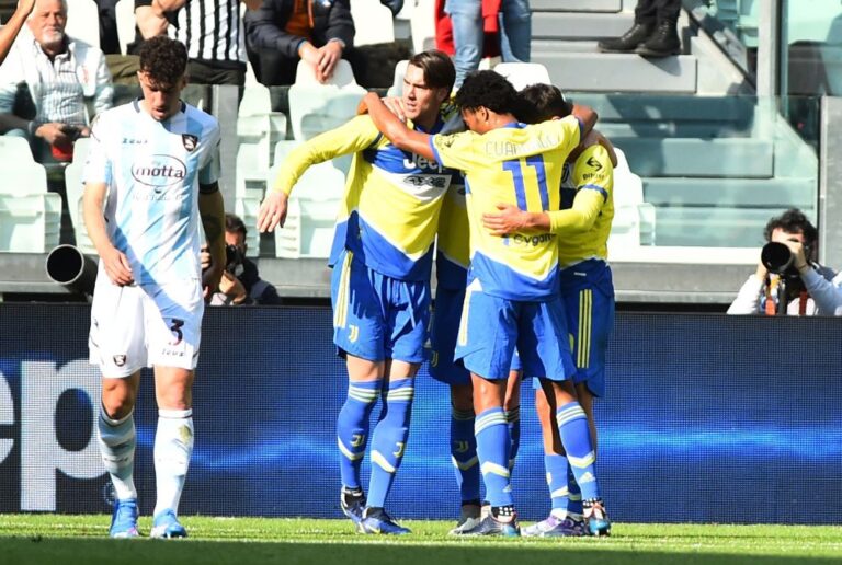 Juve keep pressure on top three, Roma thump Lazio