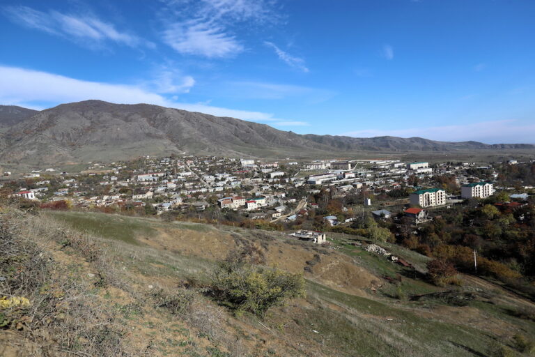 Armenia says it agrees Karabakh peace talks with Azerbaijan, will discuss border