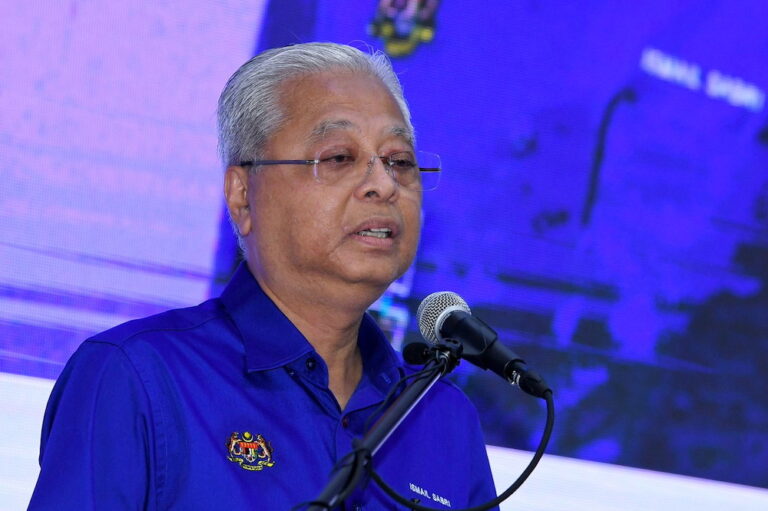 PM Ismail Sabri announces RM500 Aidilfitri aid for civil servants, RM250 for pensioners