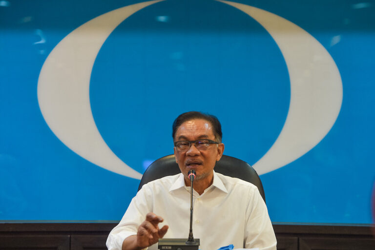 Anwar calls for return of camaraderie within PKR ranks, says certain principles should not be forgotten