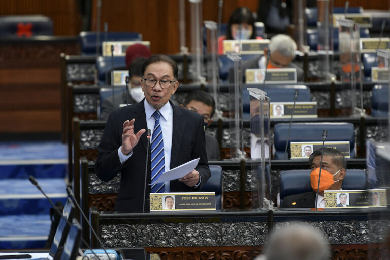 Opposition wants special parliamentary committee to look over Article 10 amendment