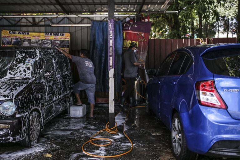 Malaysian employers moot special approval for hiring of refugees, undocumented foreign workers, prisoners