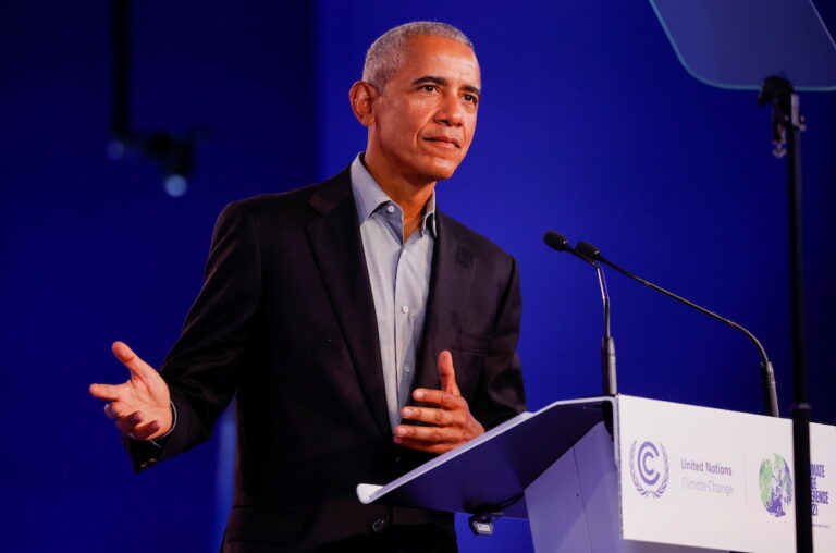 Obama returns to White House to tout healthcare law with Biden