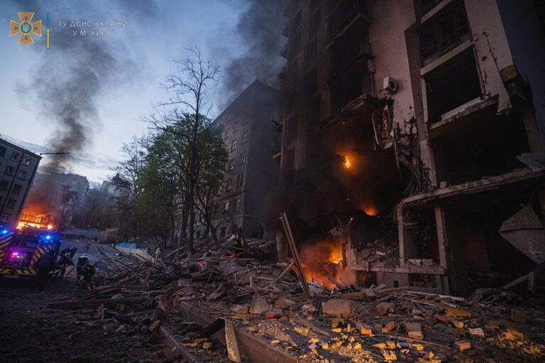 Ukraine warns talks with Russia may collapse as battles rage in east