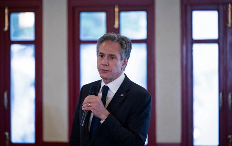 Blinken calls for global cooperation on migration in Panama trip