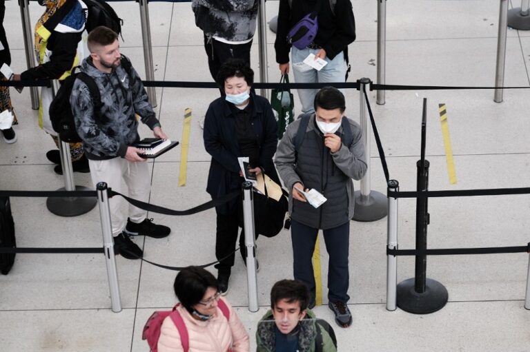 US extends Covid vaccine requirements for non-citizens at land borders
