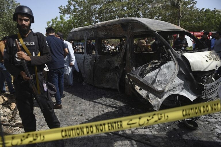 Female suicide bomber kills three Chinese teachers and Pakistani at Karachi university
