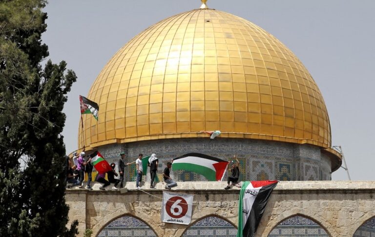 Dozens hurt in fresh clashes at Jerusalem’s Al-Aqsa site