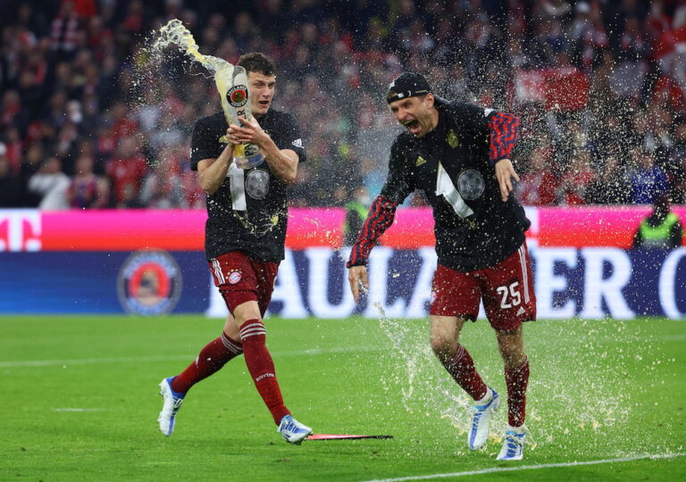 Tenth straight league title fails to mask Bayern’s discontent