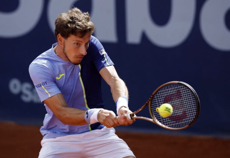 Spaniard Carreno Busta sweeps into Barcelona final