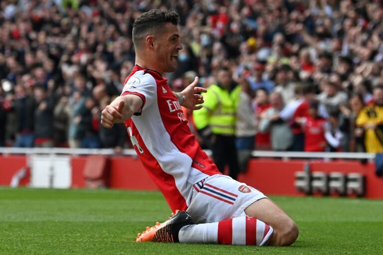 Top four ‘gone’ for Man Utd as Arsenal take control