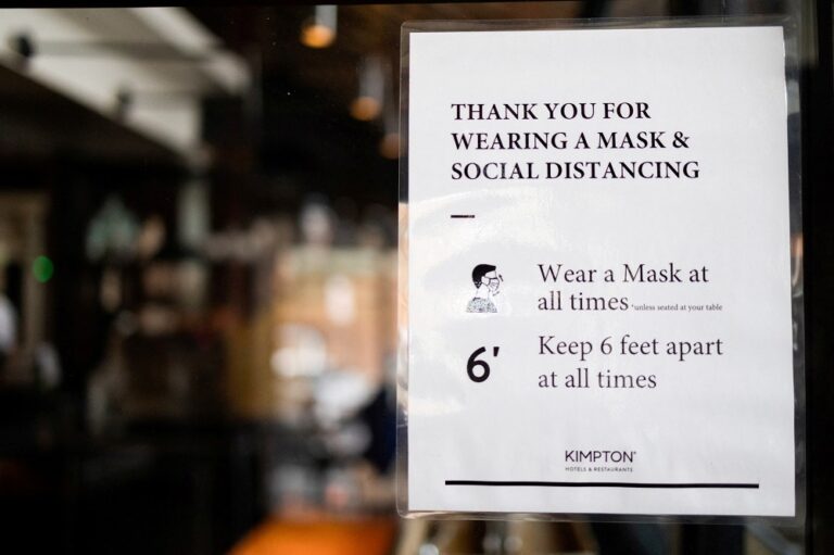 Covid-19: Philadelphia to reimpose indoor mask mandate in public spaces
