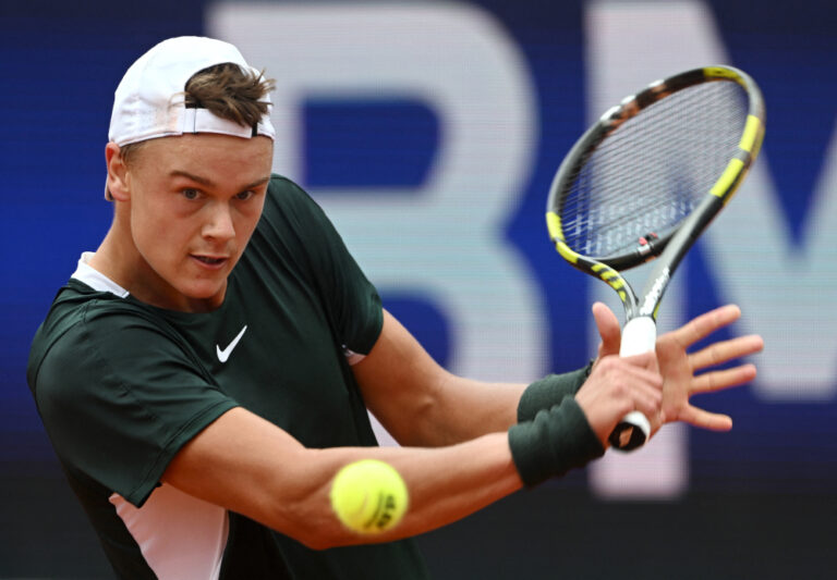 Teenager Rune knocks out top-seed Zverev in Munich