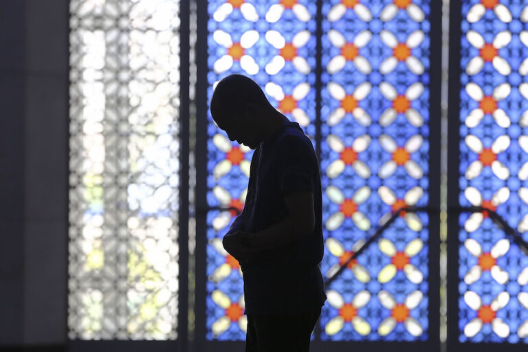 Tawau radio station presenter apologises for Azan error