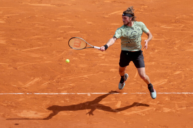 Tsitsipas breezes past Djere in Monte Carlo