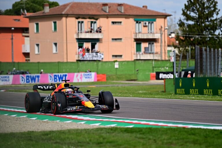 Verstappen wins sprint race and takes pole for Emilia Romagna GP
