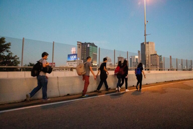 Report: 33,700 people cleared Singapore-Malaysia land checkpoints as at 5pm, April 1