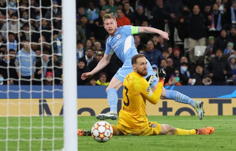 De Bruyne gives Man City slender lead over stubborn Atletico