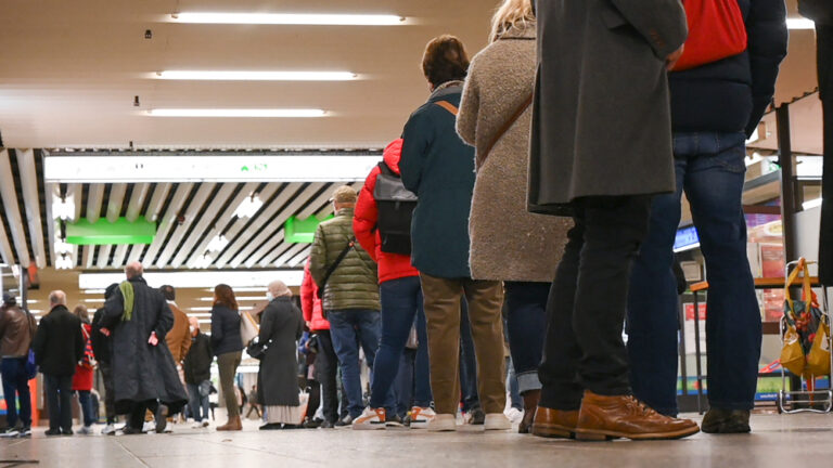 German parliament rejects mandatory vaccines in blow for Scholz