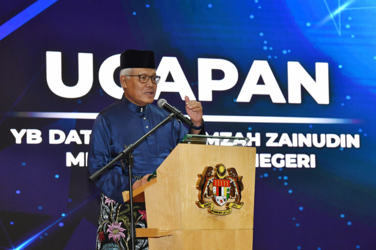 Despite UNHCR’s presence, home minister says Malaysia wants to issue own refugee card
