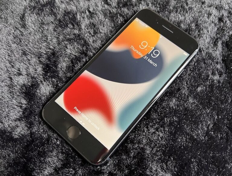 Apple’s iPhone SE is ‘only OK’ and that’s its only real flaw