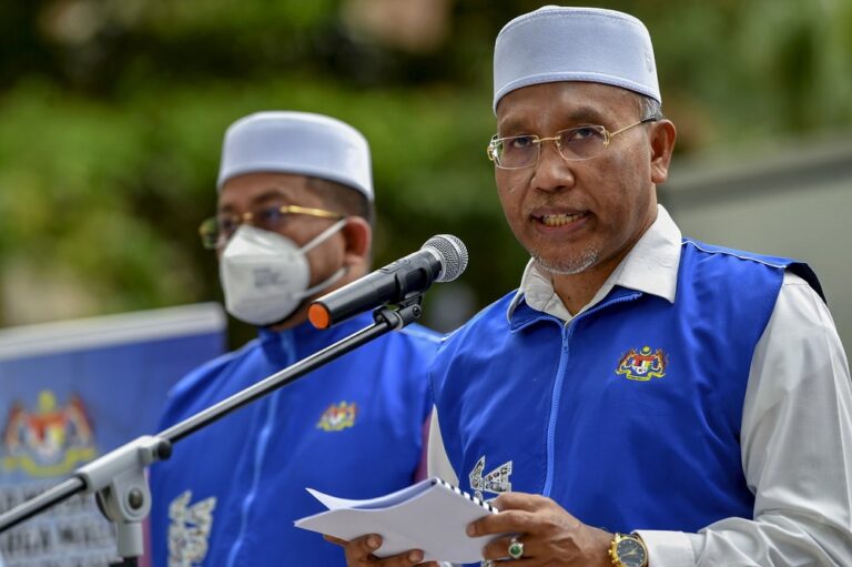 Minister: State Islamic religious departments asked to investigate ‘taubat’ packages on social media