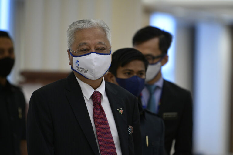 PM: Civil servants not fully vaccinated can still receive special RM500 Aidilfitri aid