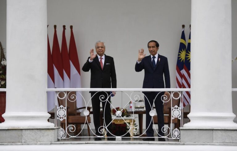 Indonesia, Malaysia sign agreement on protection of migrant workers