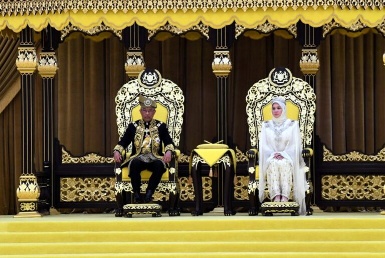 Agong, Permaisuri arrive in Kuching for two-day visit