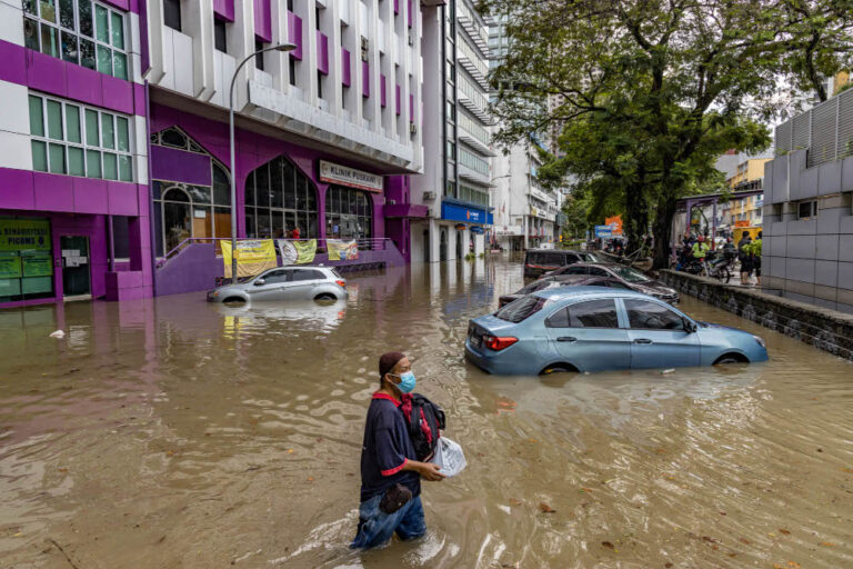 In sympathy with flood-struck KL residents, Hannah Yeoh urges govt to offer cash aid for Raya
