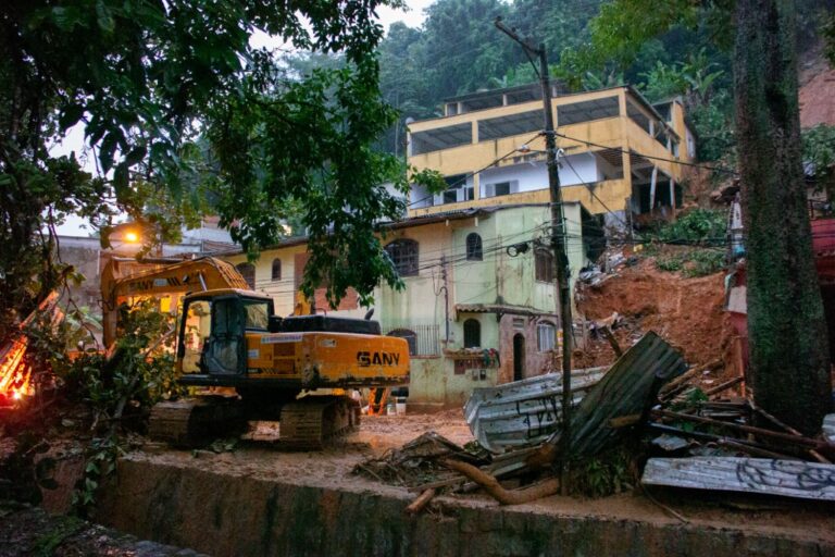 Torrential rains kill 14 in Brazil
