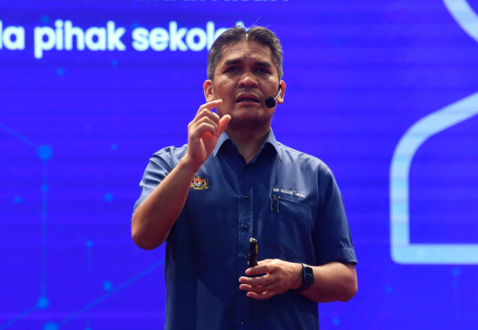 Education minister: Face masks compulsory in school indoor areas, except in certain situations like teaching in classroom