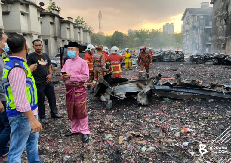 Sentul fireworks disposal site blaze: Three men with mild injuries but fire brought under control, says Fire Dept