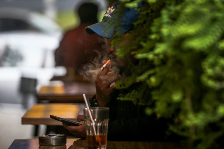 Parliamentary select committee appoints experts to review proposed Bill banning smoking, vape for those born after 2005
