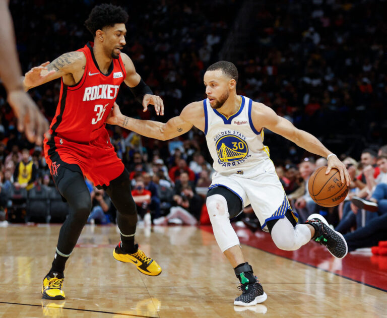 Warriors confirm Curry won't return before NBA playoffs