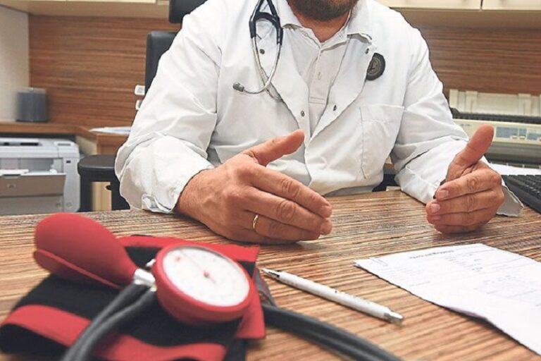 Medical group calls for respectful work environment, says govt must act to stop harassment against junior doctors