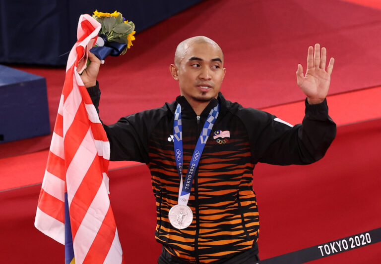 Sports minister impressed with national cyclist Azizulhasni’s determination on the road to recovery