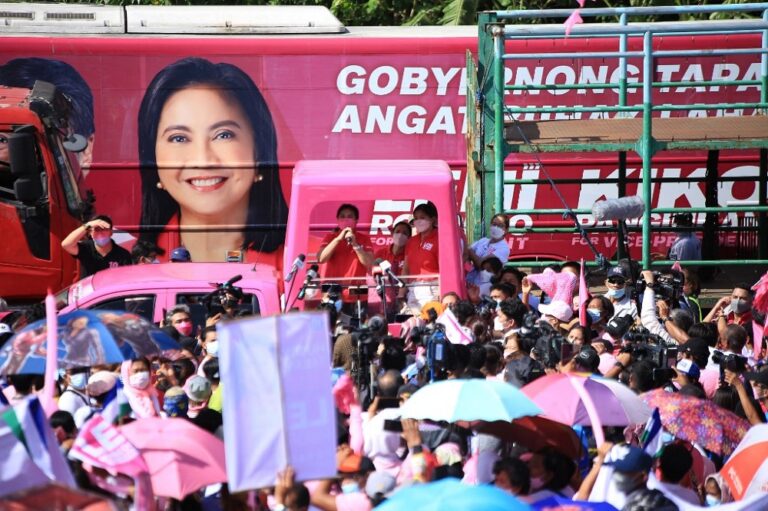 Dirty tricks allegations mar last days of Philippine election campaign