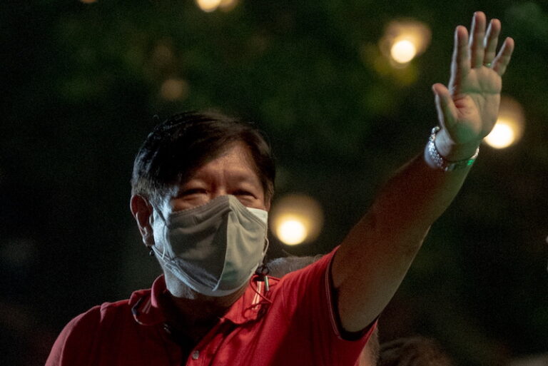 Philippines’ Marcos keeps big lead in poll on presidential race