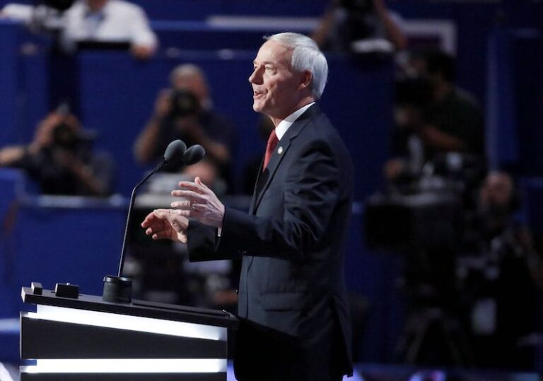 Republican Hutchinson, at odds with Trump, eyes 2024 US presidential run