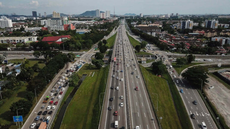 Malaysian Highway Authority: Heavy traffic on major highways leading to Klang Valley