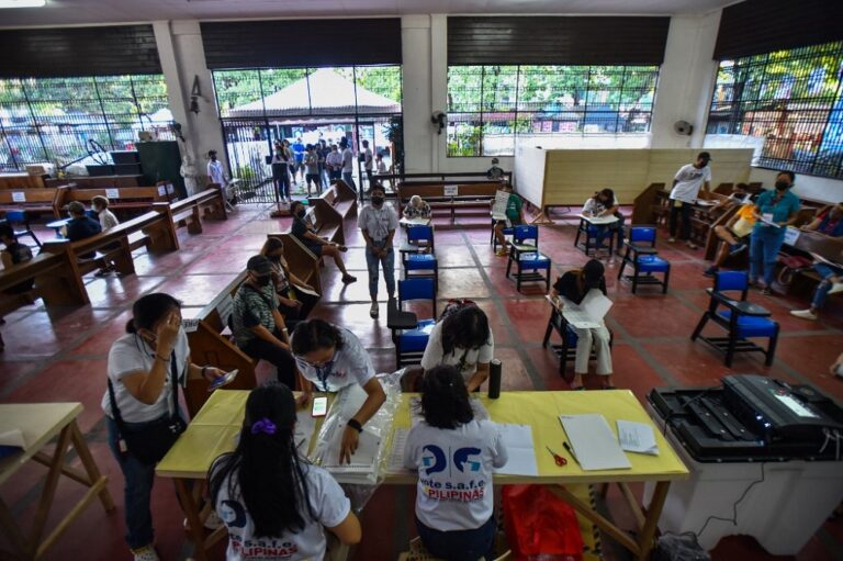 Grenade attack wounds nine at Philippine polling station