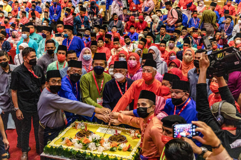 Umno leaders say amendment to party constitution sign of unity